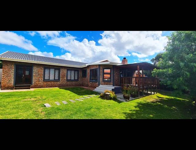 4 BEDROOM HOUSE FOR SALE IN FRAAIUITSIG